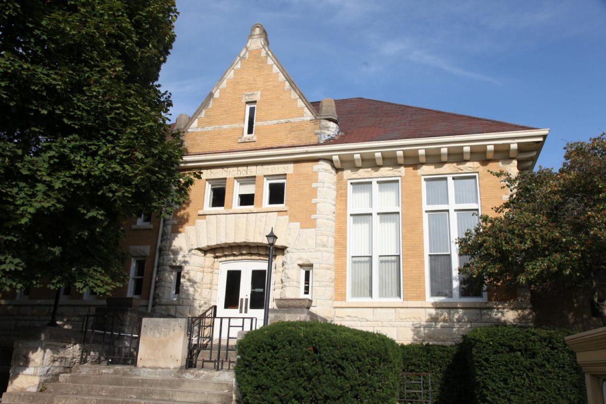 LUCK OF THE LIBRARY: Naperville’s city council voted 6-3 to grant
monument status to Old Nichols Library. This protects the building, located at 110 S. Washington St., from being altered or demolished.