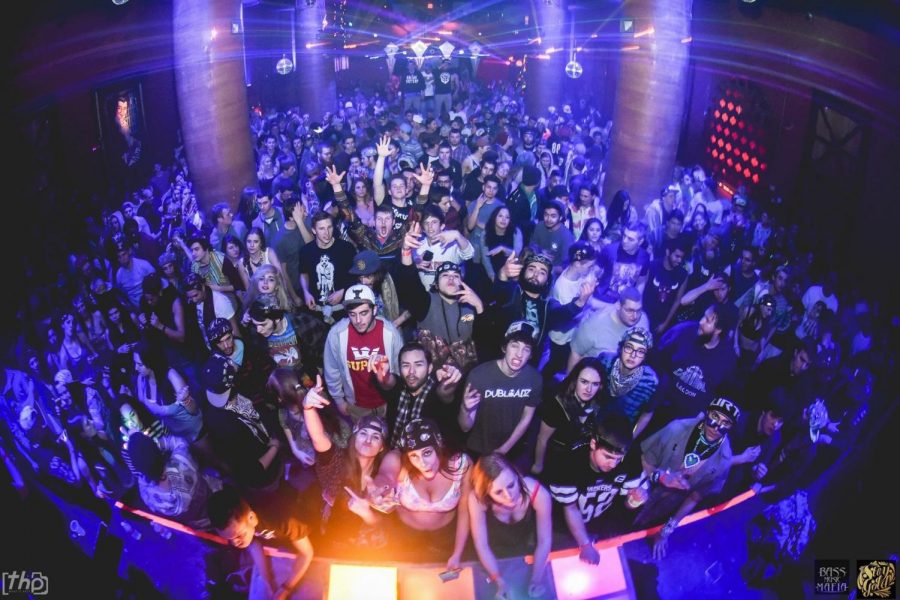 Elgin's 17-and-up nightclub Medusa sparks interest in rowdy young adults –  Central Times