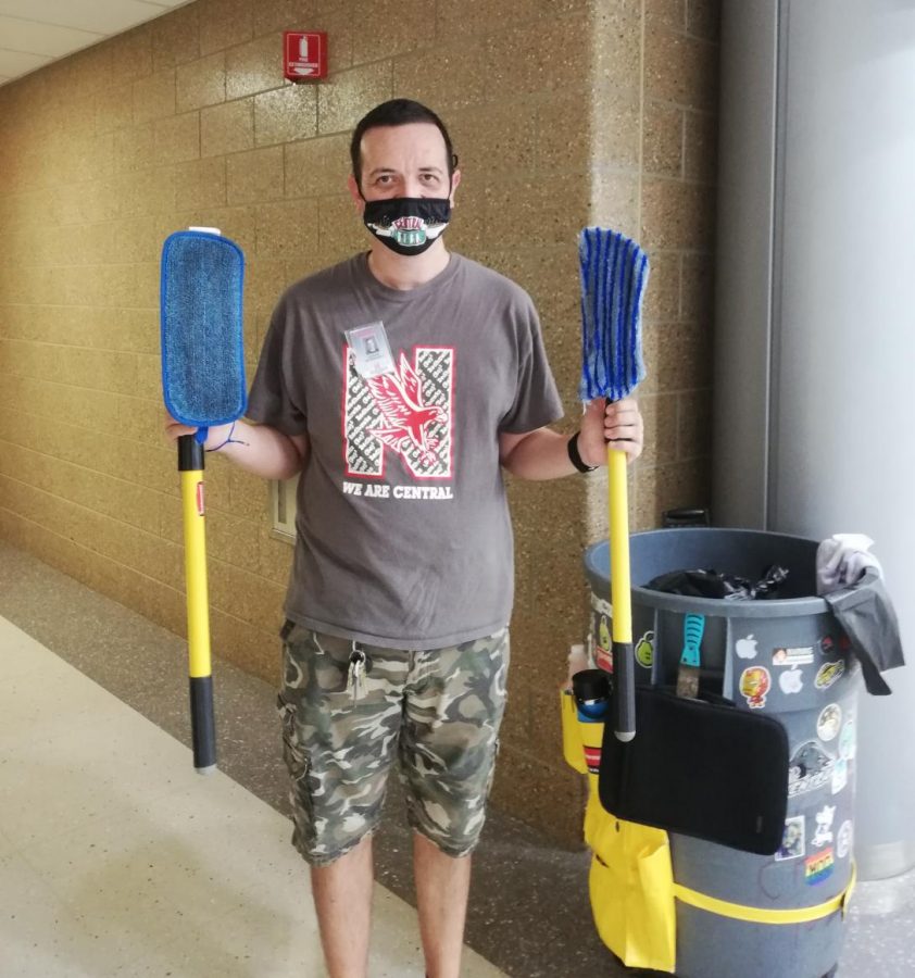 Naperville+Central+custodian+works+hard+to+keep+students+and+staff+safe+in+pandemic