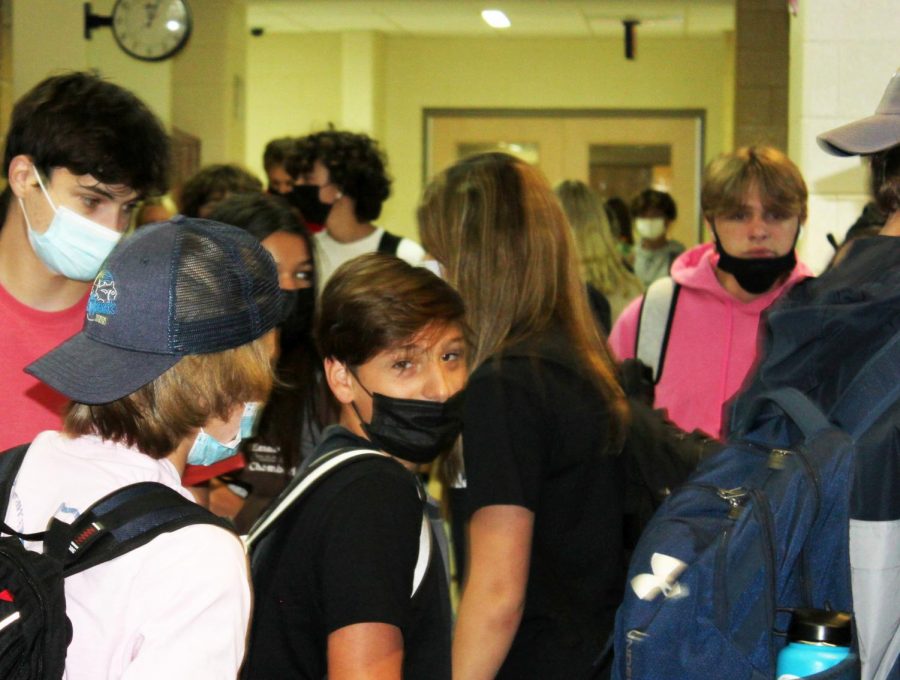 Survey shows improper student mask wearing present in most classes