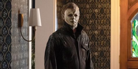 Michael Myers returns to battle Laurie Strode (Jamie Lee Curtis) one last time (CBR)